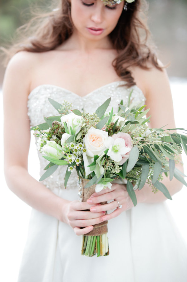 Snowy Mint & White Wedding Inspiration