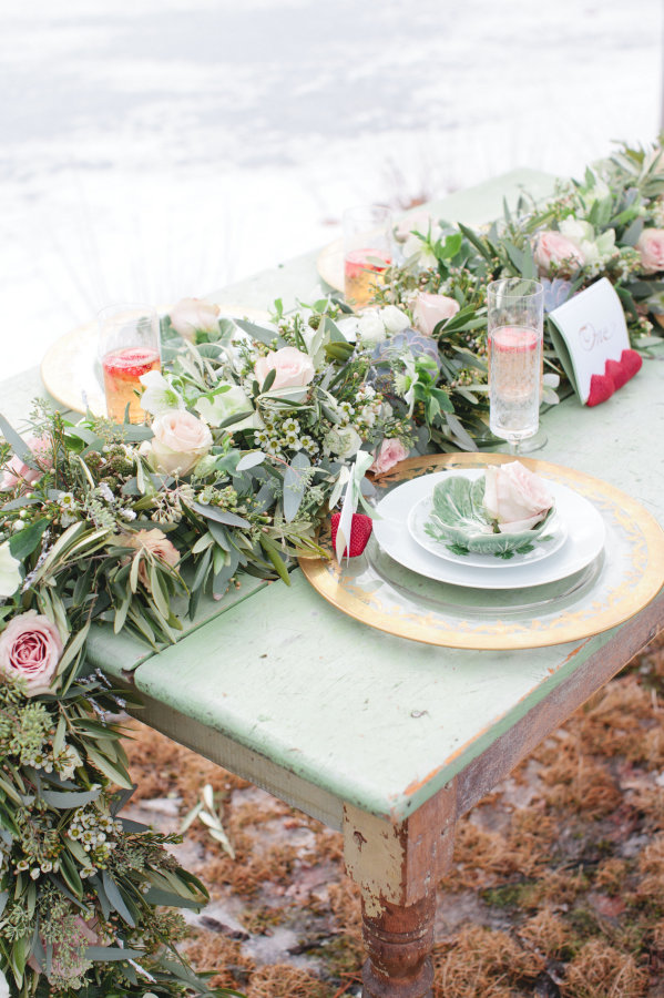 Snowy Mint & White Wedding Inspiration