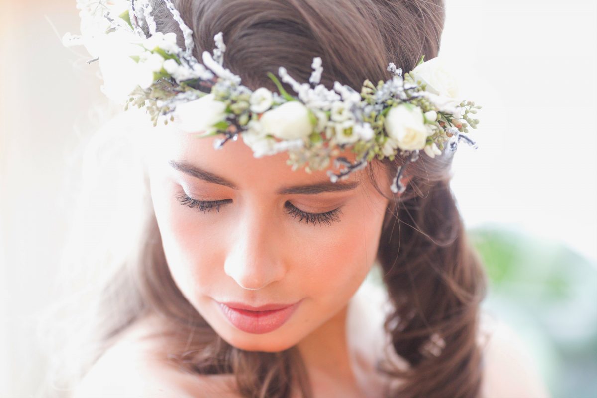 flou(e)r Specialty Floral Events bride floral crown