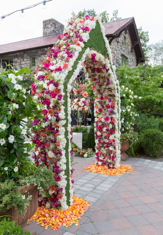 Flou(-e) r_Specialty_Floral_Events_Wedding_Arch_Willowdale_Estate