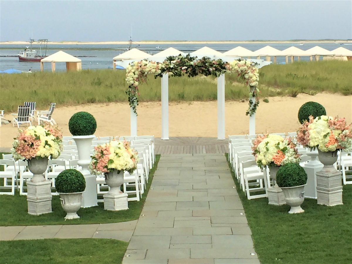 Flou(-e)r_Specialty_Floral_Events_Beach_Wedding