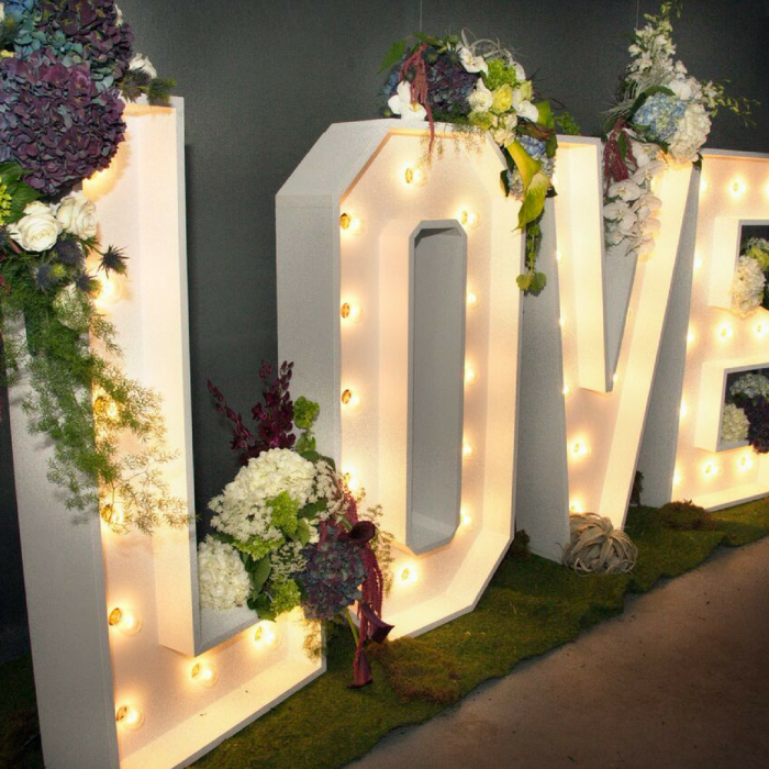wedding_flowers_love_in_lights_flouer_specialty_floral_events