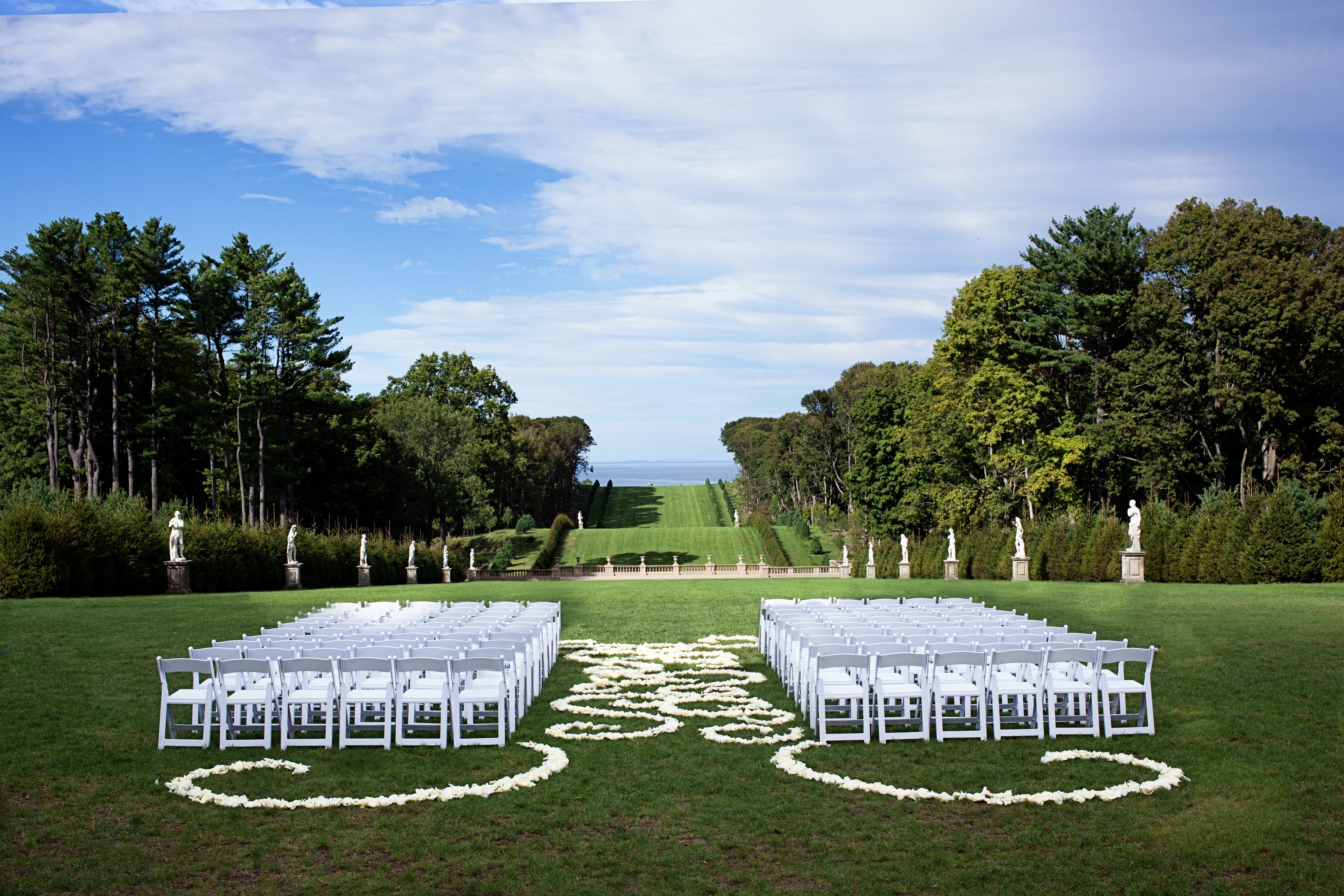 flou(-e)r Specialty Floral Events Crane Estate Lawn Wedding