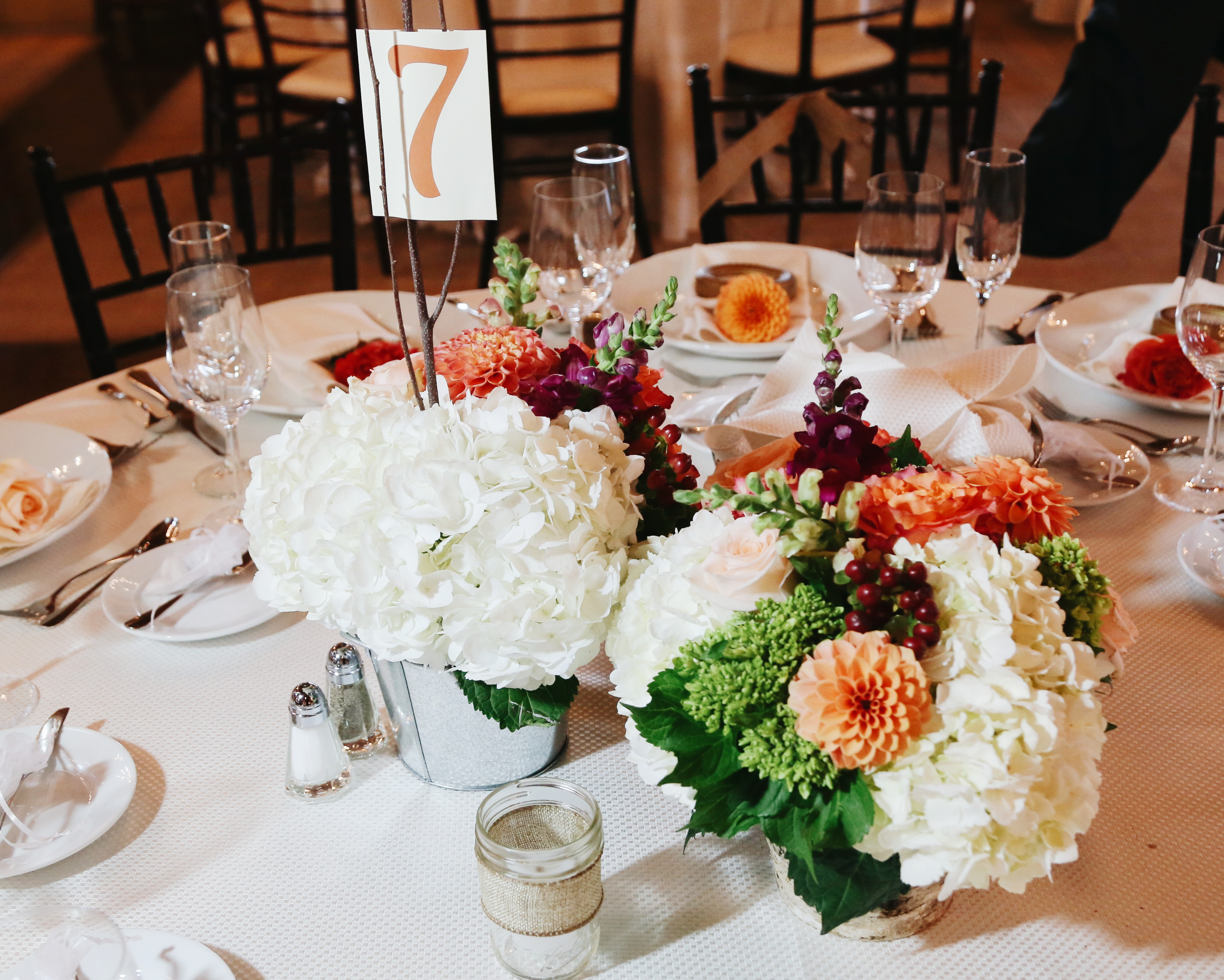 flouer_specialtly_floral-events-wedding-flowers-dahlia-table-decor