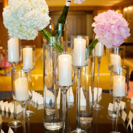 flou(-e)r_specialty_floral_events_PersonKillian_Boston_Wedding_Pillar_candles