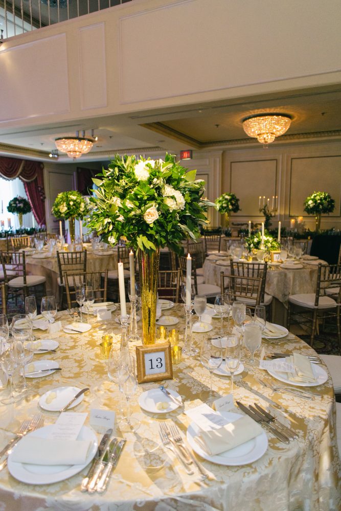 flou(-e)r_specialty_floral_events_taper_candles_wedding