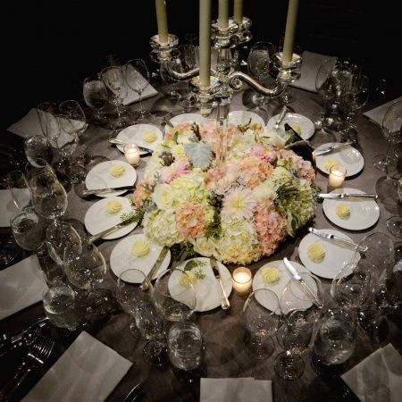 flou(-e)r_specialty_floral_events_wedding_candelabras_silver