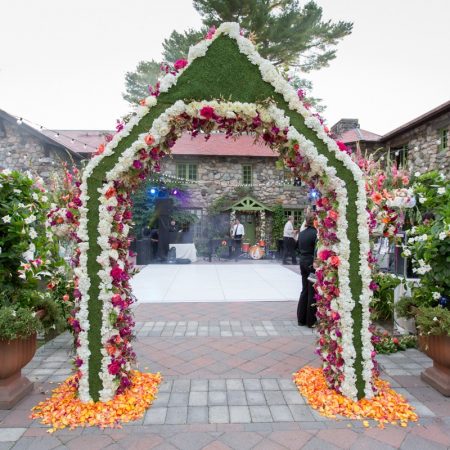 flou(-e)r_specialty_floral_events_wedding_floral_arch