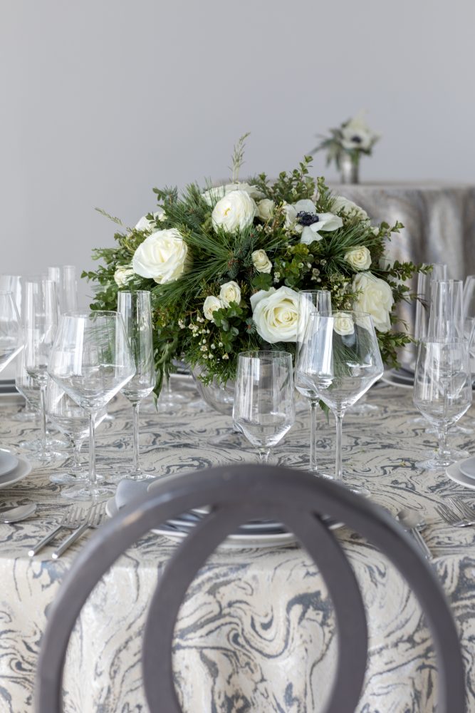 flou(-e)r_specialty_floral_events_wedding_trends_Chrome_Navy_Boston_2