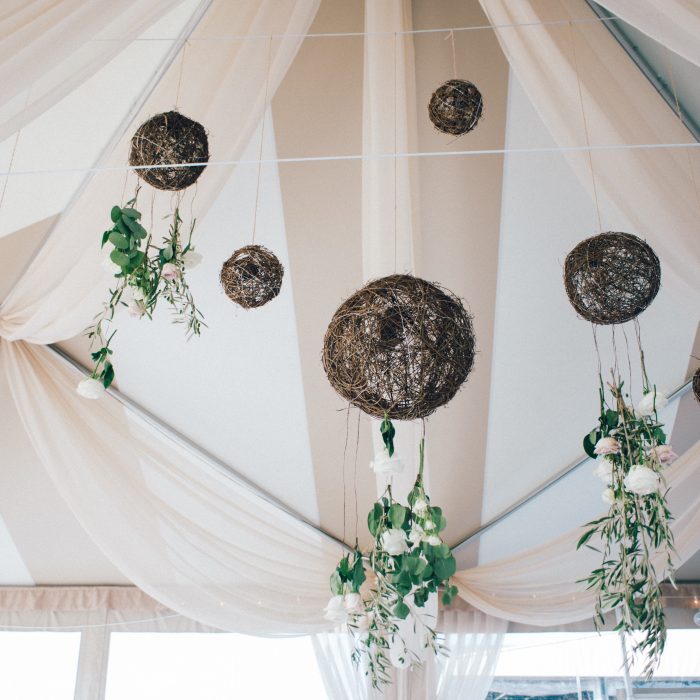 flou(-e)r_specialty_floral_events_wedding_trends_hanging_flower_installation_Boston
