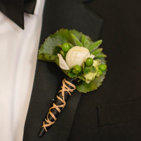 flour_specialty_floral_events_boston_wedding_flowers_boutonniere_style_modern_Hitched_Studios