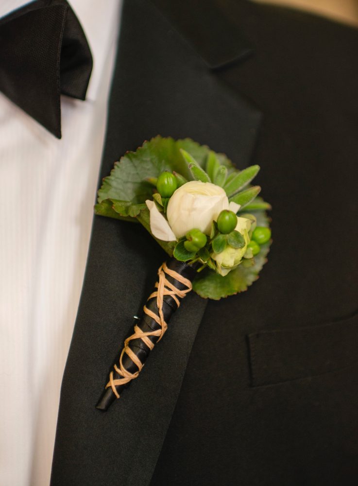 flour_specialty_floral_events_boston_wedding_flowers_boutonniere_style_modern_Hitched_Studios