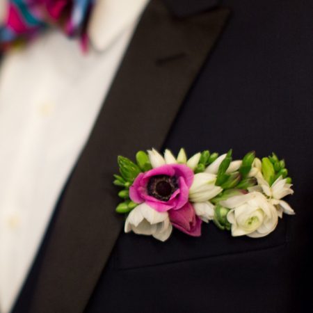 flour_specialty_floral_events_boston_wedding_flowers_boutonniere_style_modern_Emily_Leis_Photography