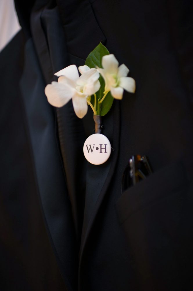 flour_specialty_floral_events_boston_wedding_flowers_boutonniere_style_unique_April K_Photography