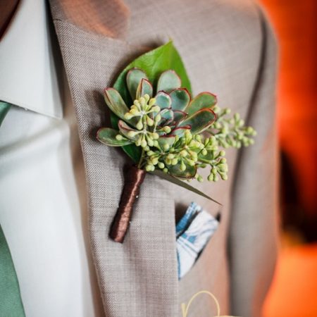 flour_specialty_floral_events_boston_wedding_flowers_boutonniere_style_woodsy_David_Tucker_Photography